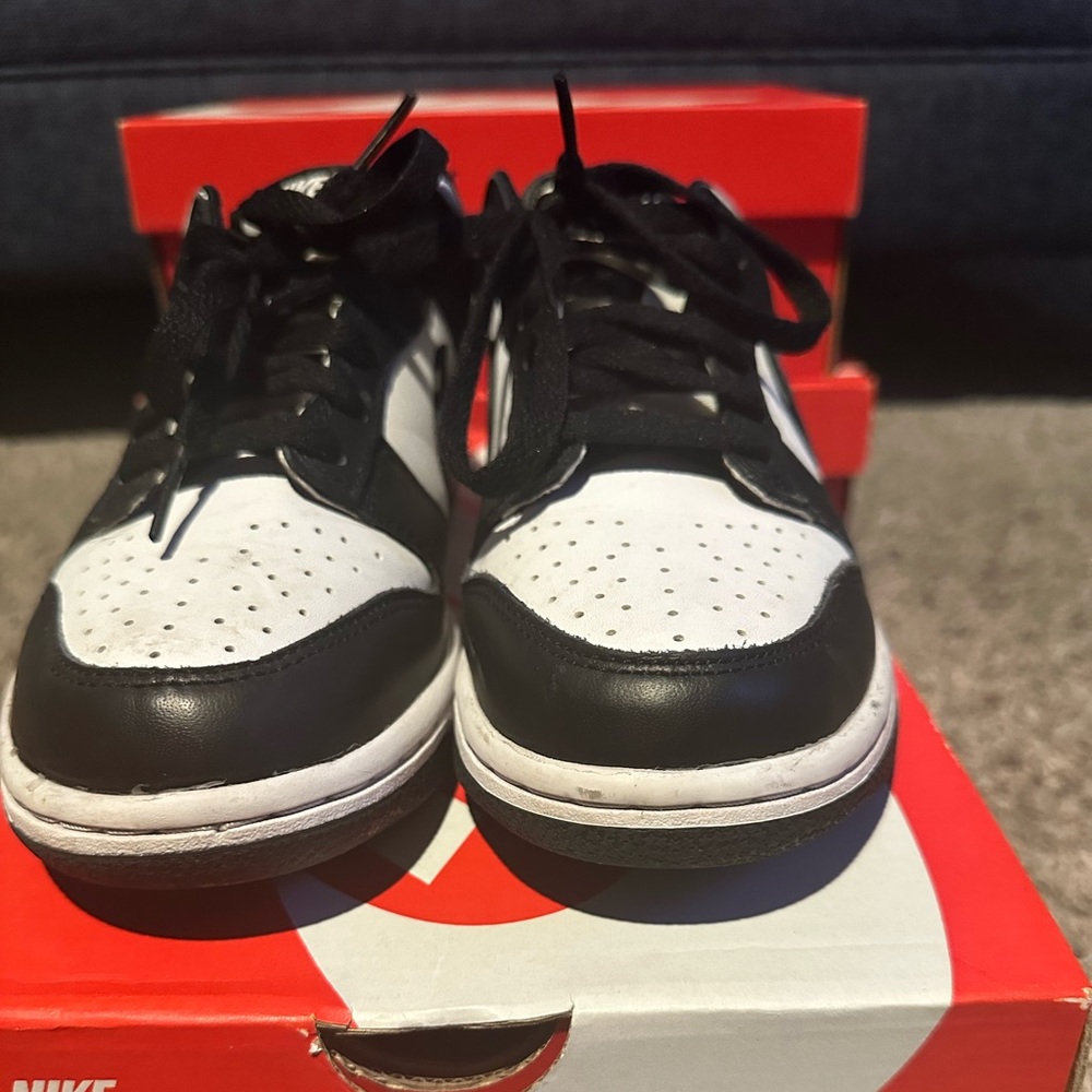 Nike Black and White Panda Dunk Low
Size 7Y